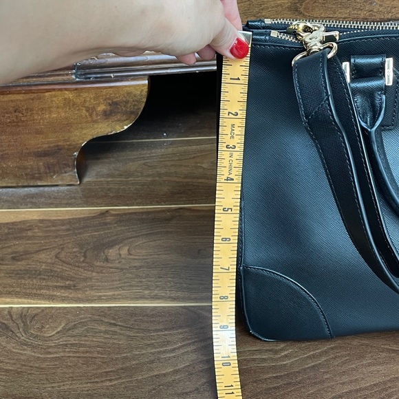 Large Tory Burch Robinson Tote Bag - Picture 4 of 16